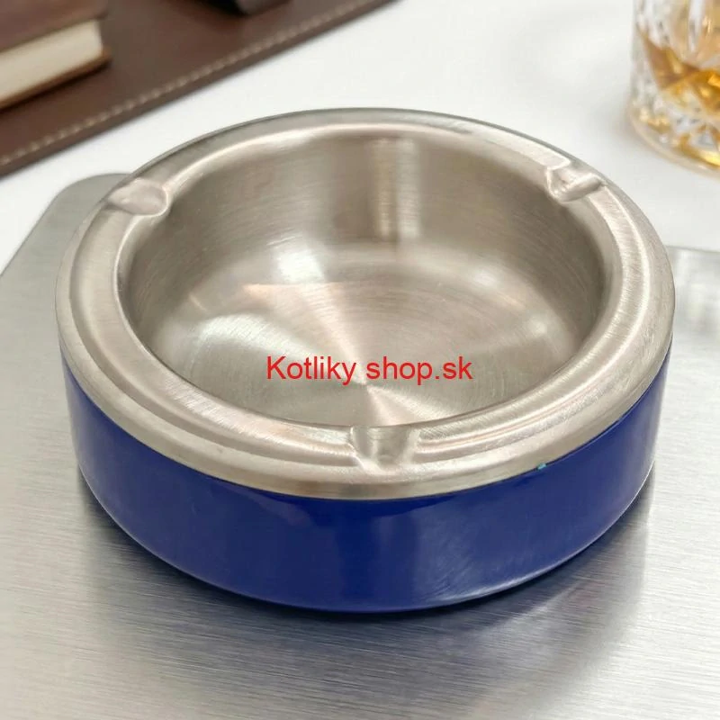 Odolný kovový popolník z nerezovej ocele (3 farby)